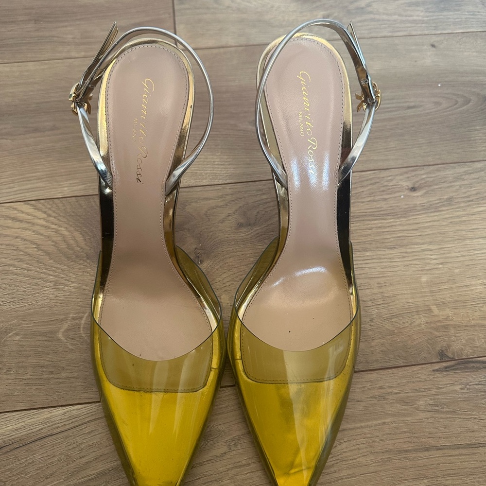 GIANVITO ROSSI Yellow and Gold Slingback Heels